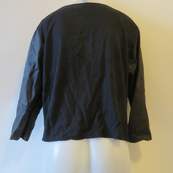 ARTISTS & REVOLUTIONARIES BLK 3/4 SLEEVE TOP OS* - Picture 5 of 6